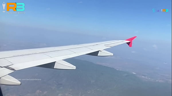 Realizador Baiano Viajando com duas hotwifes e exibindo e fudendo em todos os locais, Video no Avião. Menage em avião . RB brazilian Bull. threesome with hotwife on the plane interracial